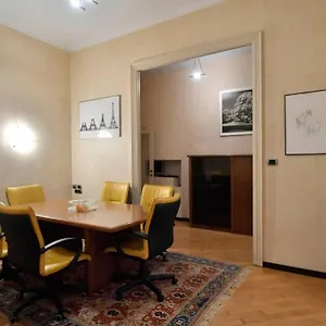 https://ampio-appartamento-milano-centro-crocetta.it-lombardy.com
